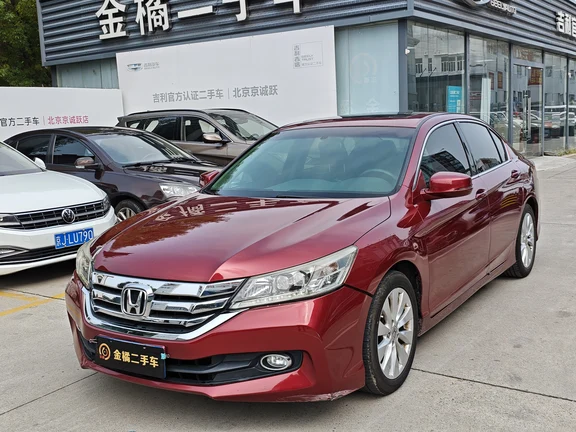 最新到店 本田雅阁 个人一手车 2014年 2.4 自动 天窗 豪华版 皮质座椅 电动座椅 座椅加热 倒车影像 价格便宜 代步练手占标都可以 喜欢的来吧#练手车代步车 #适合家用轿车 #个人自用车 #值得入手的车 #代步车 #每日推荐好车