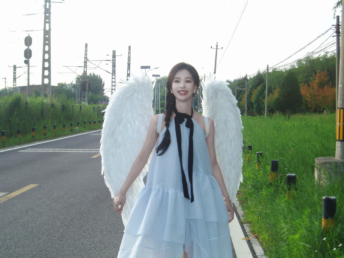 #陈都灵[超话]#  

报告！抓到一只偷偷下凡的天使 
#陈都灵DingLingLing生日派对# ​
