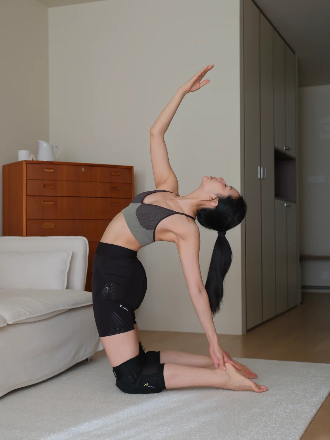 把瑜伽的柔软穿在身上