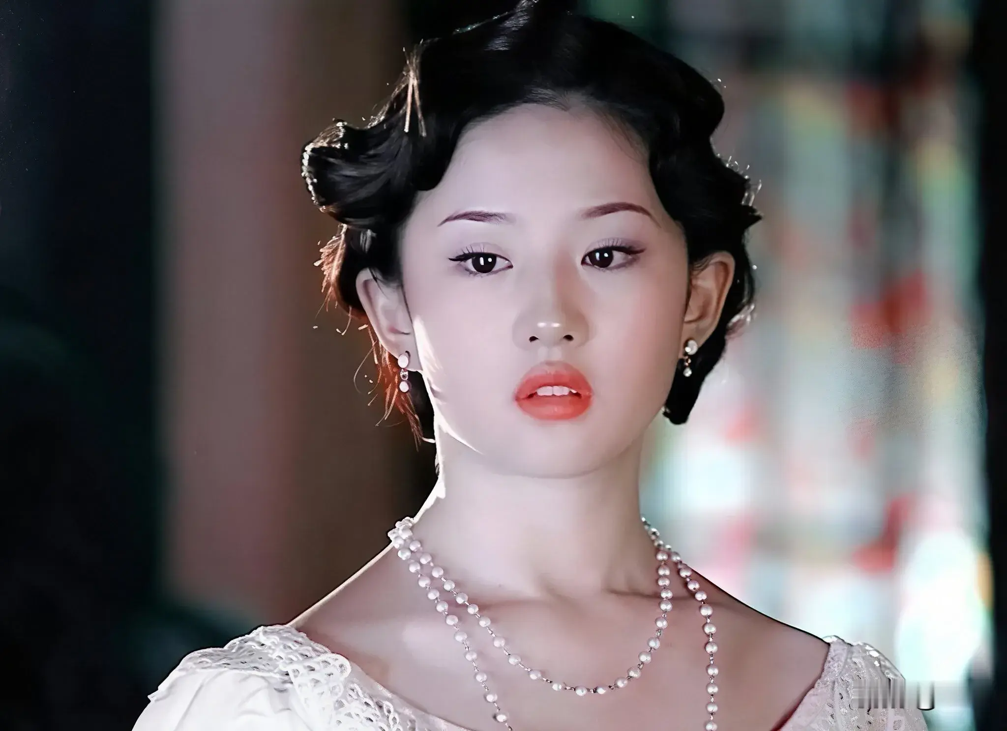 七位“民国波浪盘发”造型的女明星，谁最美？
刘亦菲    陈红   郭碧婷   蒋勤勤   陈好   吴谨言   佟丽娅
