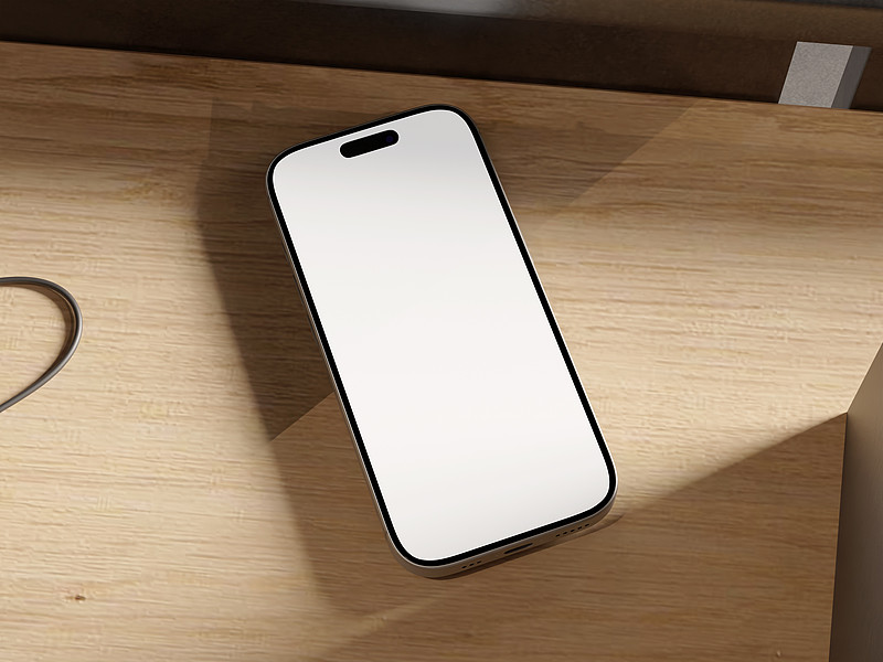 说真的今年iPhone 18标准版才是普通用户最该等的，完全没必要盲目冲上万的Pro顶配。
之前几代15、16标准版一直被吐槽60Hz固定刷新率，刷信息流滑动都能看出卡顿感，内存保守后台留不住APP，切几个软件就得重新加载，连基带、散热这些细节都缩水，妥妥的入门凑数感。
这次18标准版直接把这些槽点
