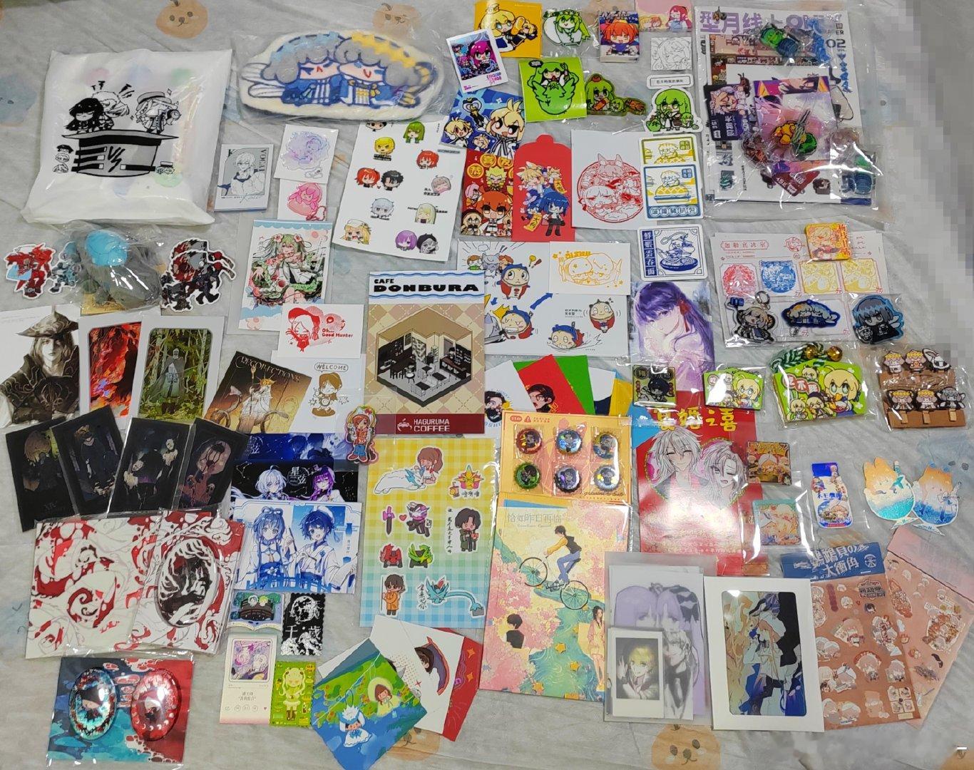 cpg一图流结算，试图学习酒店拍物料法但是没有酒店白床单也没有大床，灵机一动翻出一床一次性床单……但好像还是拍得很丑陋啊悲，算了就这样吧！晕头转向都不知道哪些是买的哪些是领的无料了草，怎么有这么多月，我不是月批（惊恐）另：可是我觉得这只保时捷很神圣啊.jpg ​