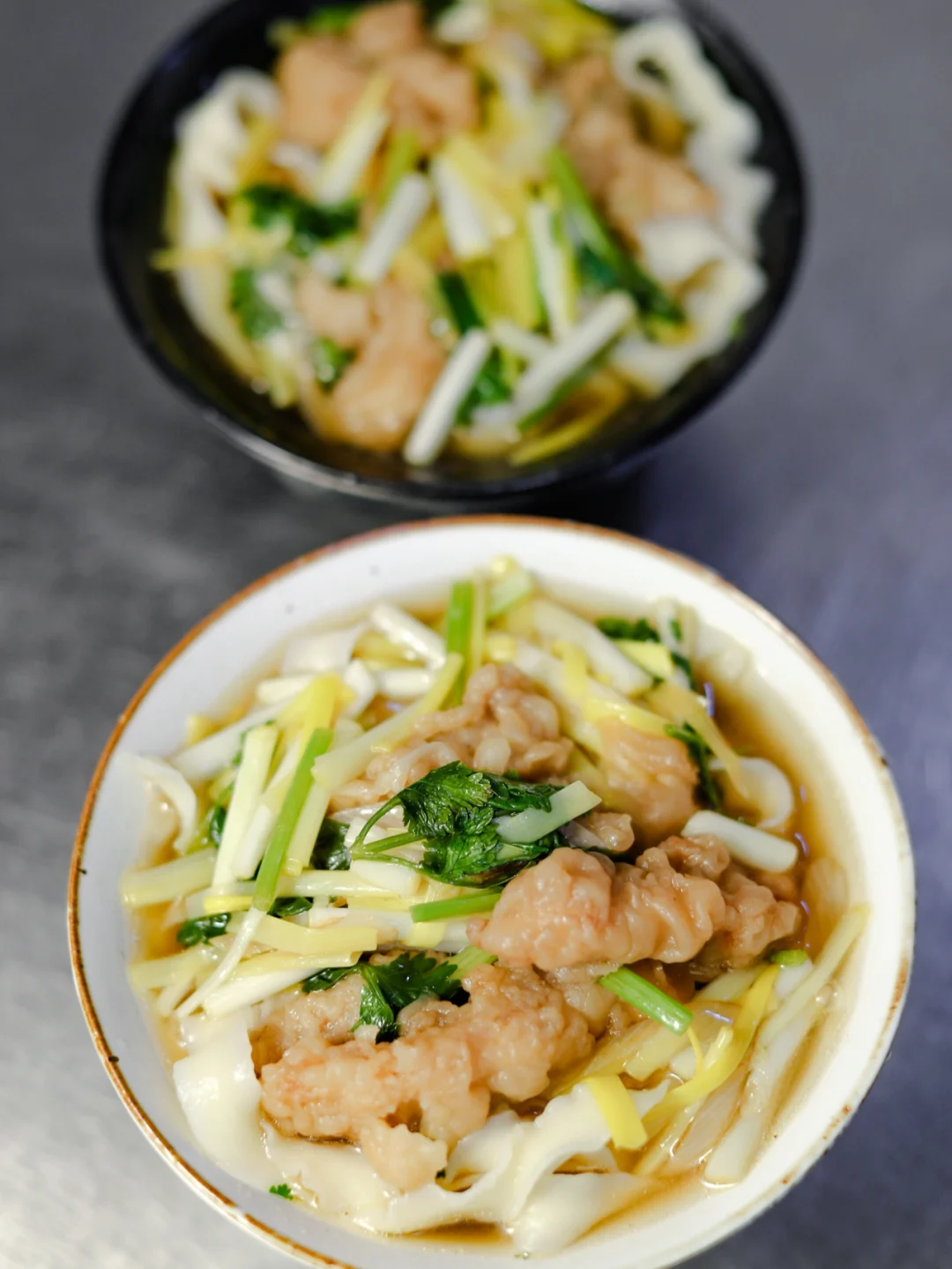 坚持做100种面不重样（82）酸辣酥肉汤面条