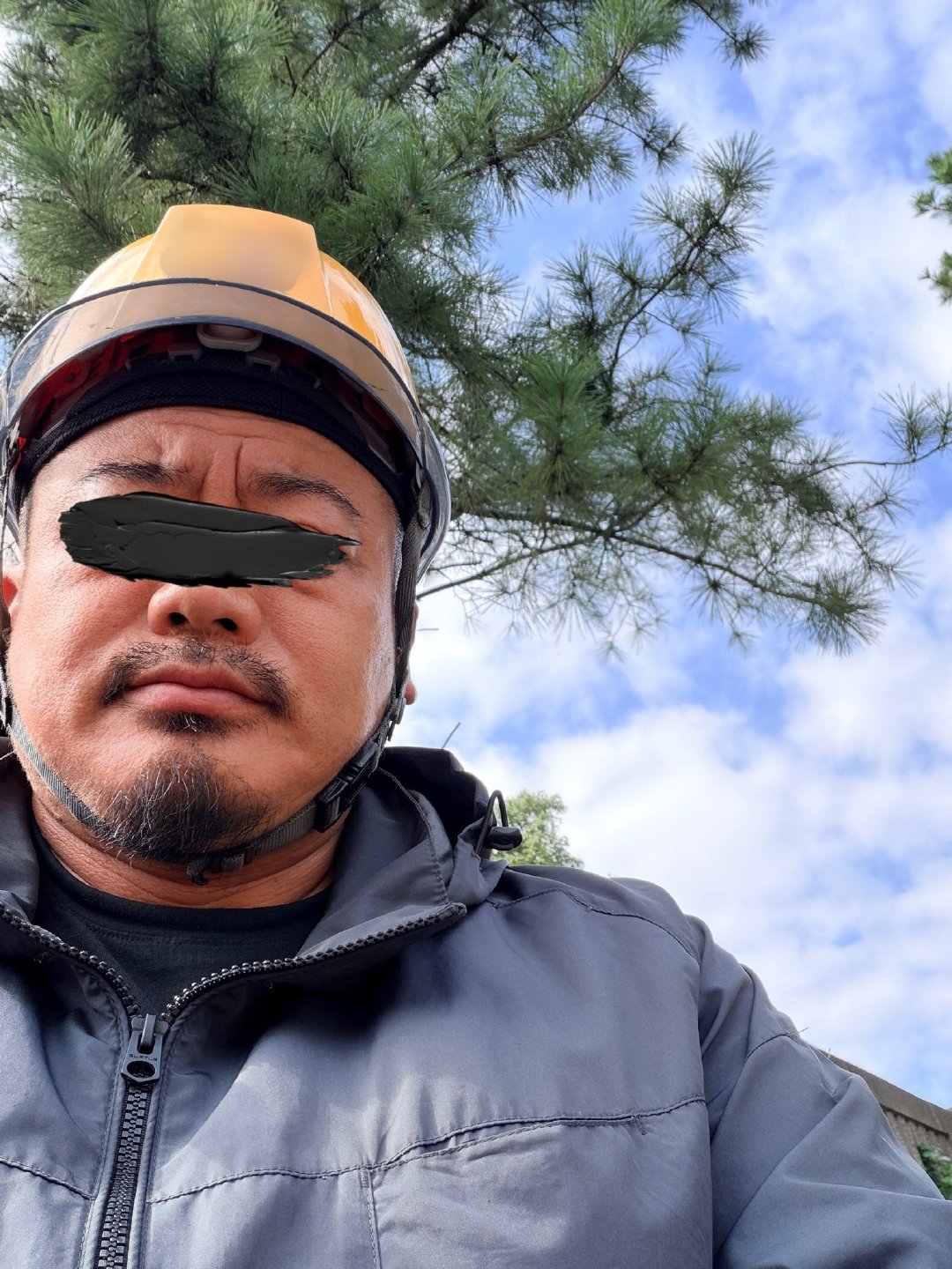 #建议降低社保最低缴纳基数#
目前最大的争议是高工资的人
有一部分人不想全额交
有一部分人想交更多
低工资的人想少交或者不交
没工作的人根本就不想交或者再交少一点
这三大类问题解决不了
硬来
结果就是怨声载道 ​