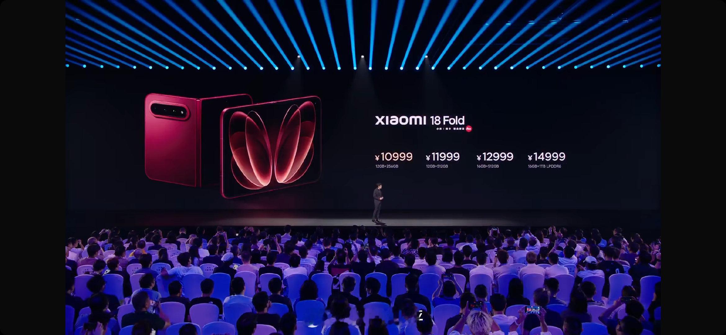#小米发布会# 
小米18 Fold价格公布
12+256GB 10999元起
陶瓷版16GB+1TB 15999元
这价格怎么样？

对比的友商AB你能认出来吗 

#小米18Fold价格# ​