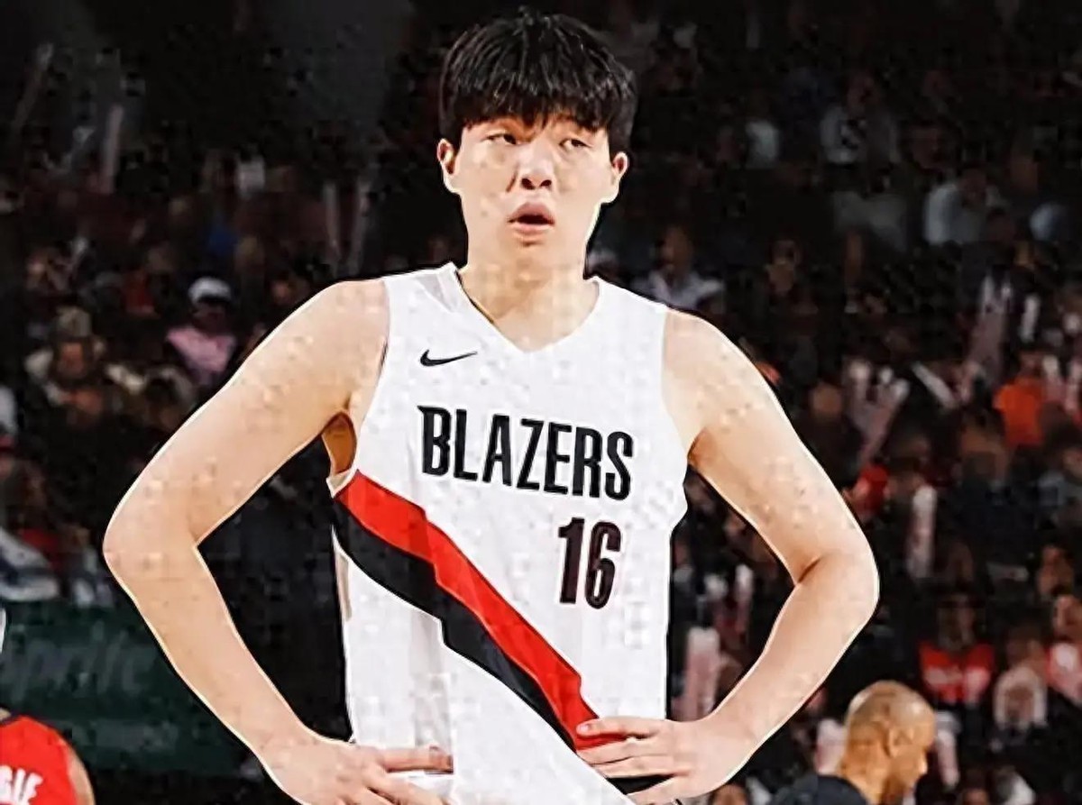 落后19分，杨瀚森上场了！斯普利特：是时候考虑对阵容做出改变！ 开拓者...