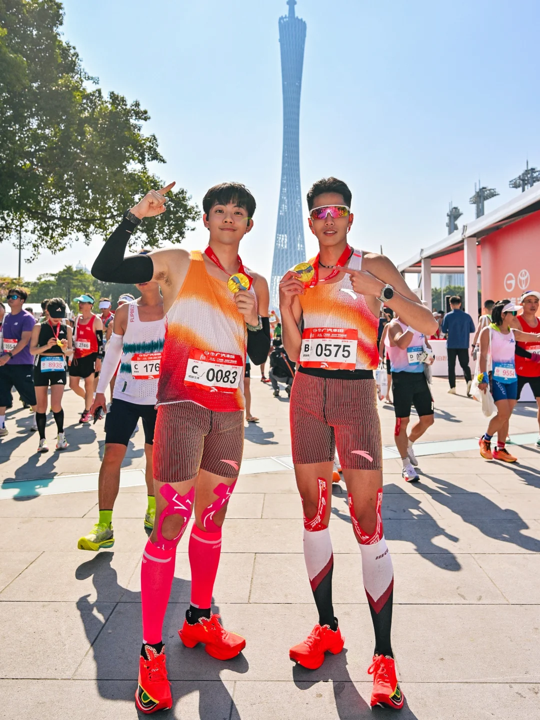 广州马拉松｜靓仔加油！是广马给我的高温补给