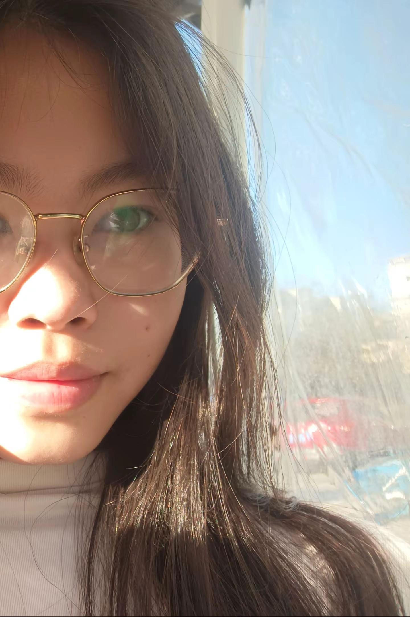 你眼晴，吞了我。陈粒绝对占有相对自由 请看着我的眼睛