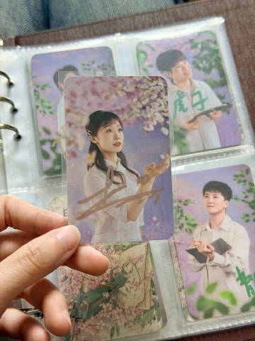 苏苏毕业场靠自己抽到小卡真的好幸运吧 就是很可惜小北毕业场靠作弊也没抽...