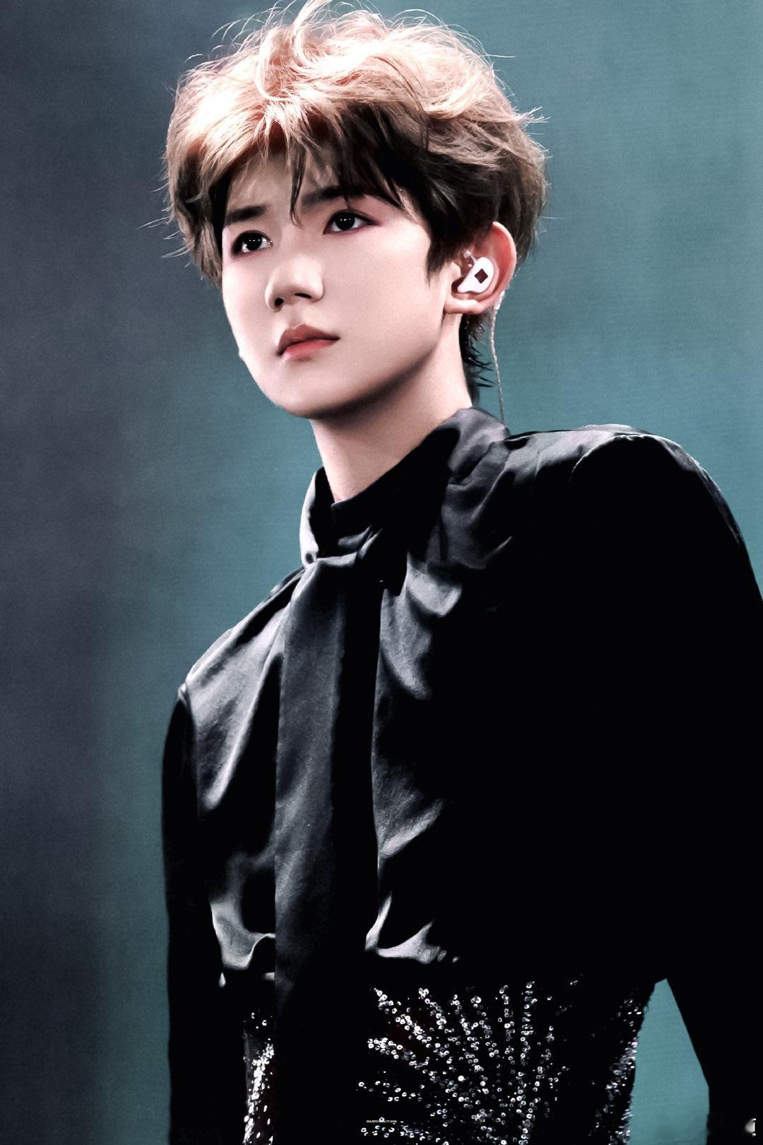 #王源[超话]#老师们我是新来的 想要经验[拜托] ​