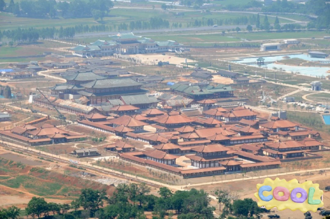 朝鲜大规模复建的仿古建筑群：安鹤宫