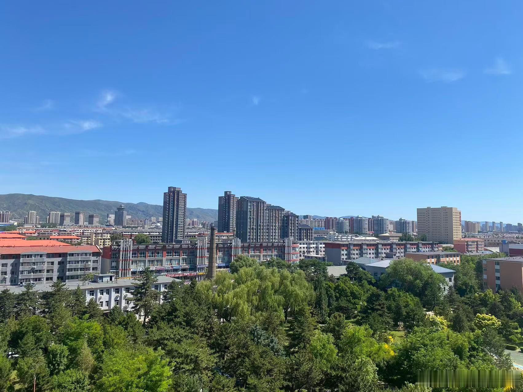 内蒙古西部晴热回归 局地高温重现 中东部今后三天雨水不断 赤峰市等地或...