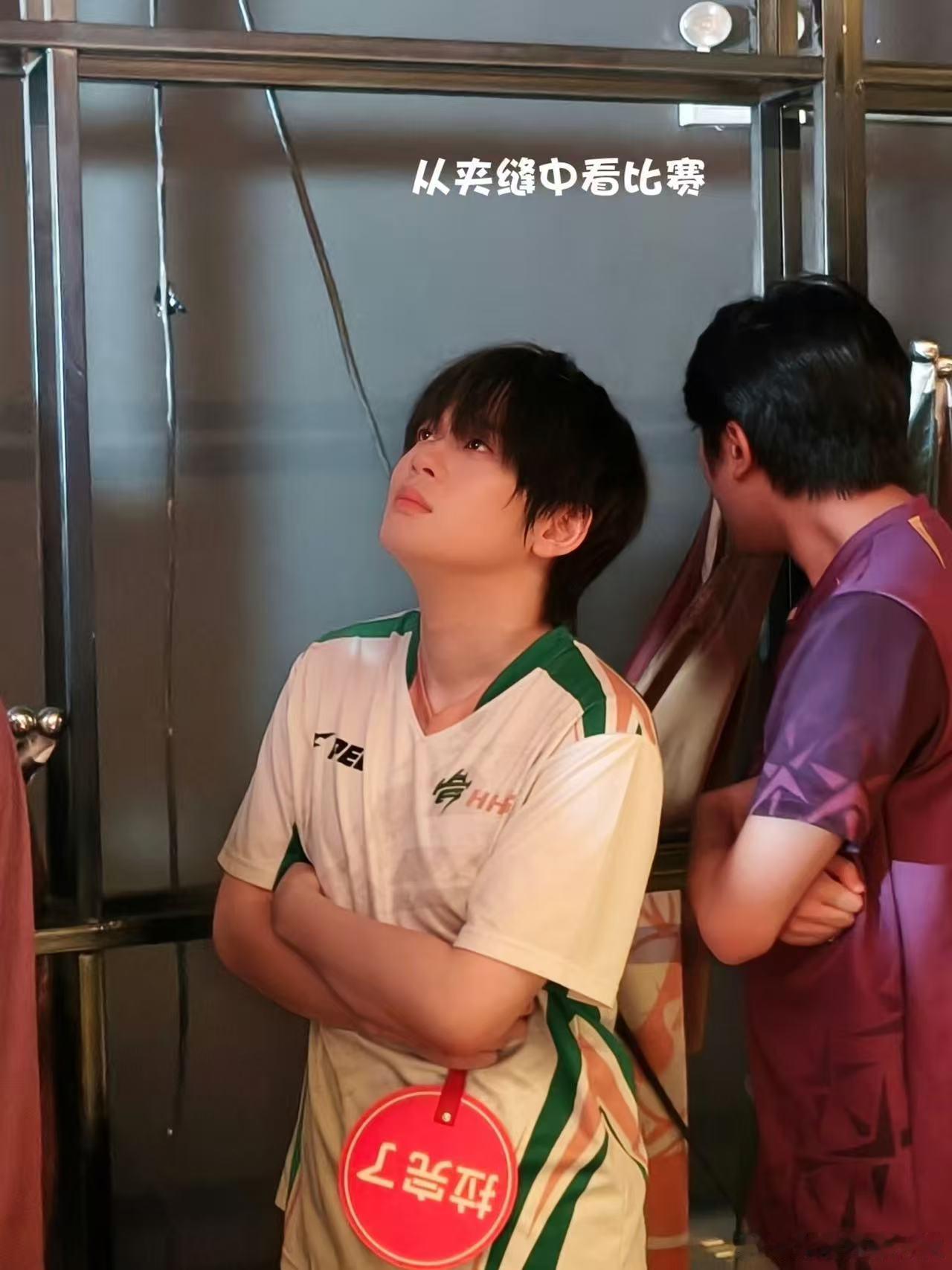 多支战队全力争夺晋级名额，赛场roll点与运营博弈接连上演，诚c攻防兼...