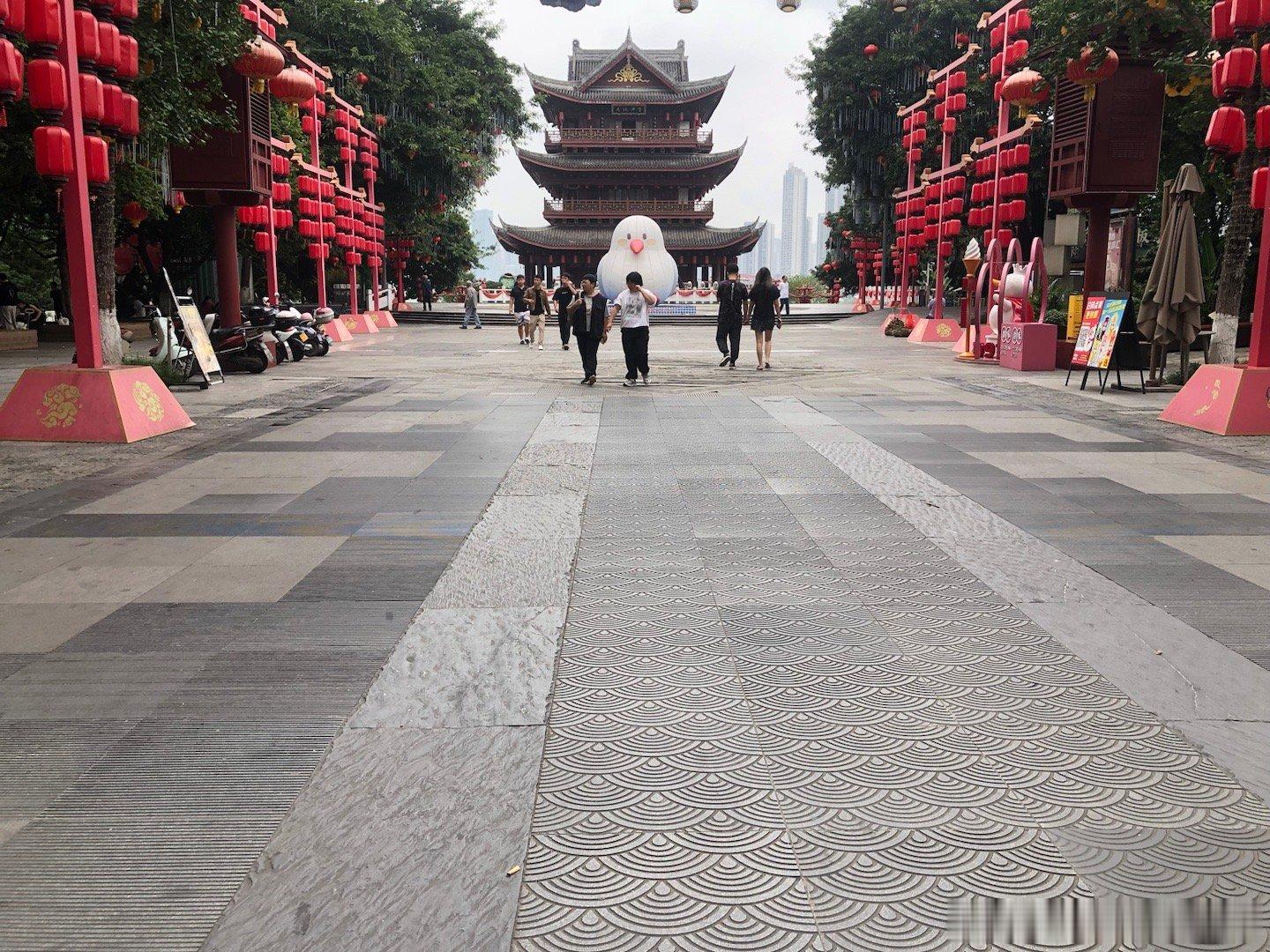 全球房价涨幅最高的10大城市

全球哪些城市房价涨得高？泽平宏观结合各国官方数据、实际情况等，从全球主要城市中选出十大房价涨幅最大的城市。

1、胡志明市：全球产业链东移、制造业落地与外资政策开放，人口流入，越南放宽外资准入，2025年FDI同比18%，叠加基建集中兑现，地铁通车提振沿线价值，新 ​