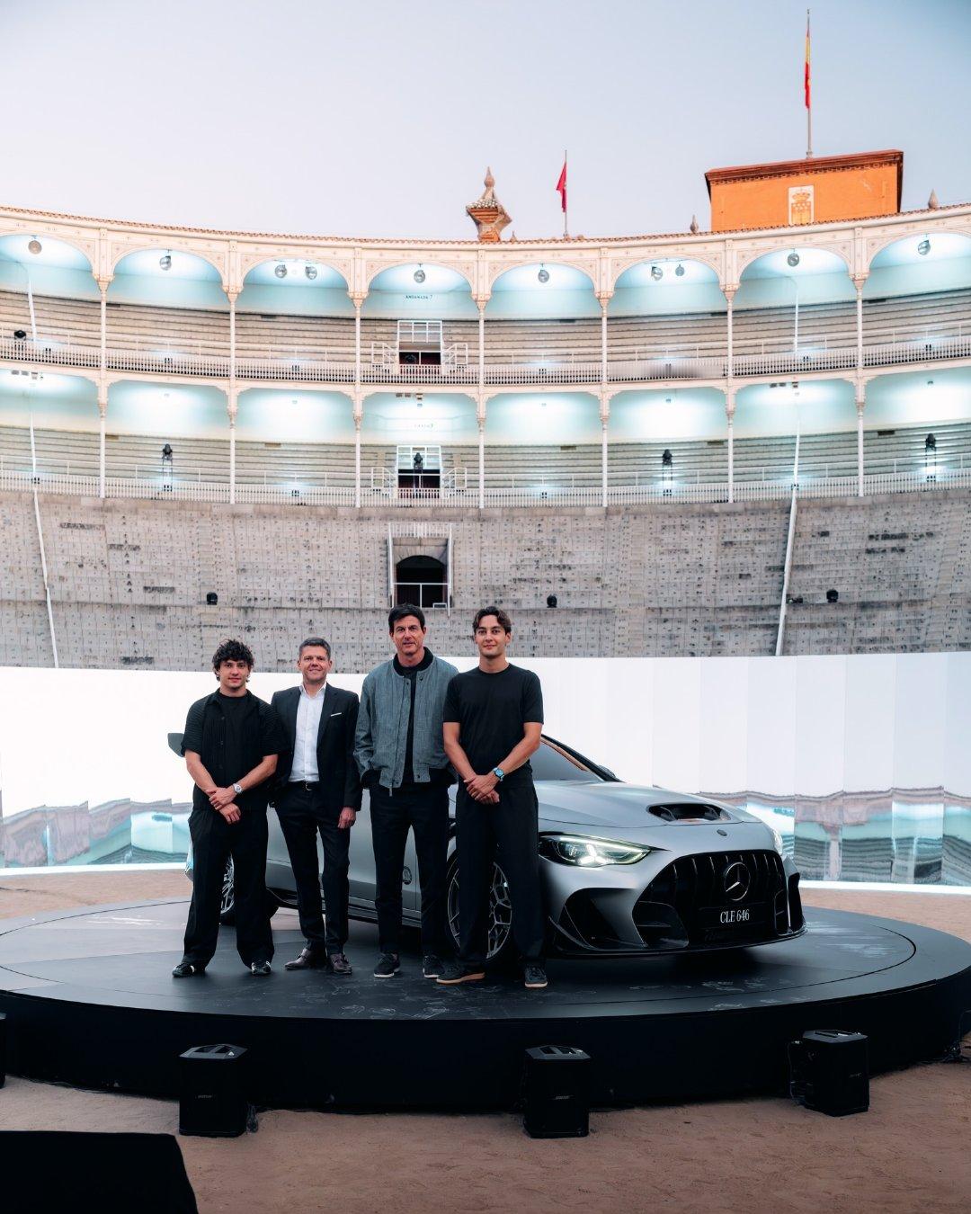 梅赛德斯更新一则

在马德里参加Mercedes-AMG CLE 646 发布会

#乔治拉塞尔# 🇪🇸 #2026F1西班牙大奖赛# 🩵 #f1# ​