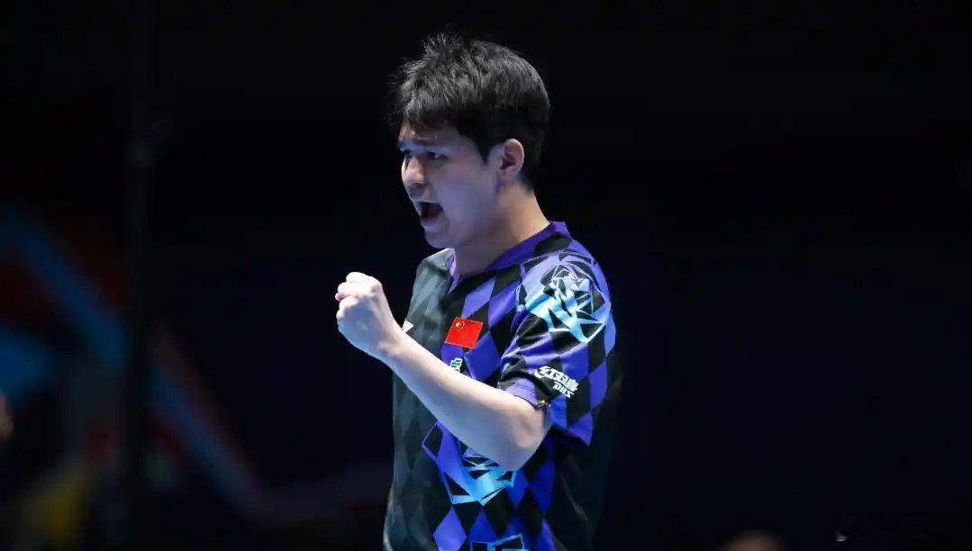 4-2，林诗栋打脸王皓，早点让小石头上，国乒不至于男团丢冠 ​