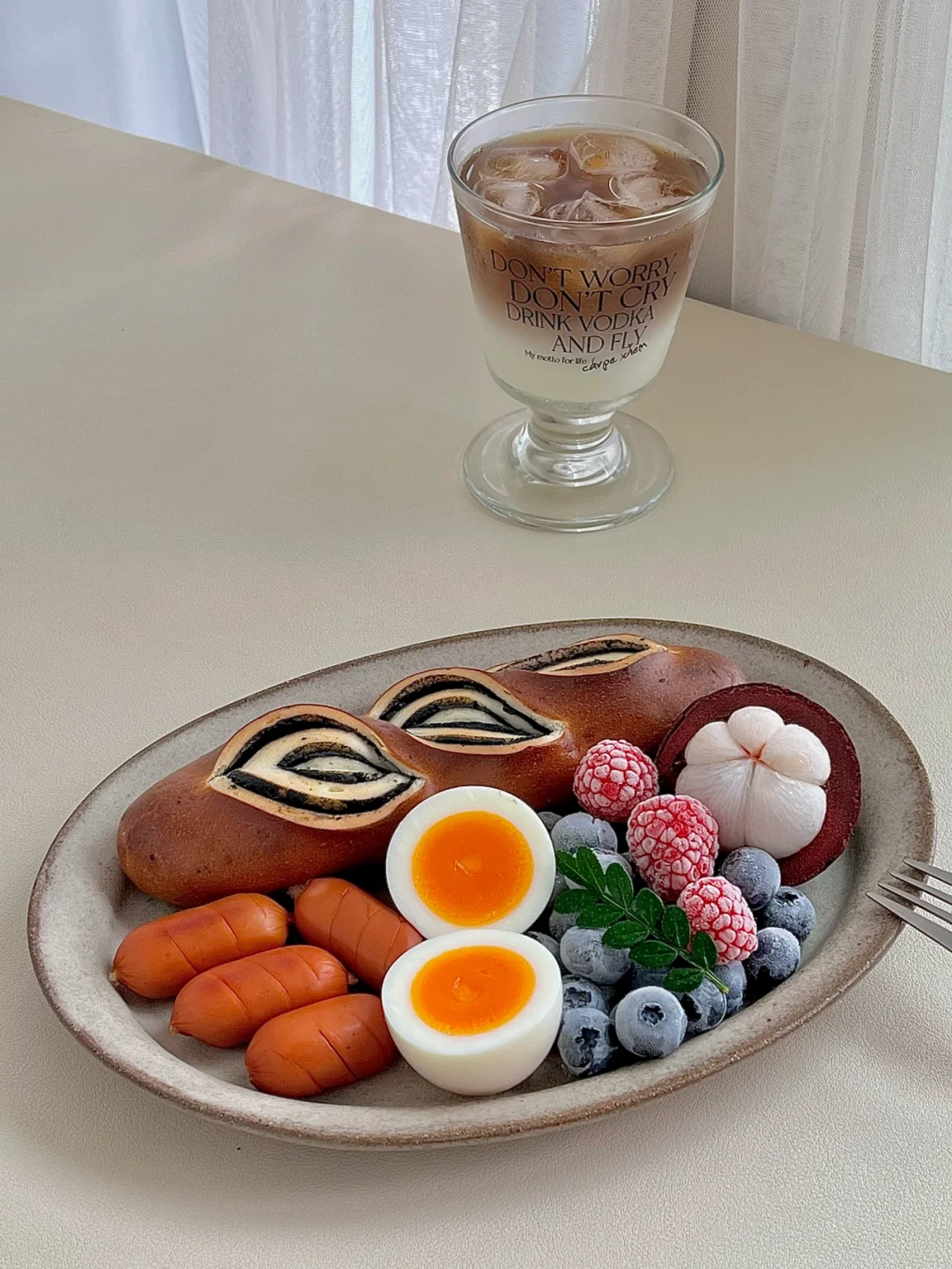 ☀️工作日早餐｜黑芝麻碱水｜脆皮肠｜水煮蛋