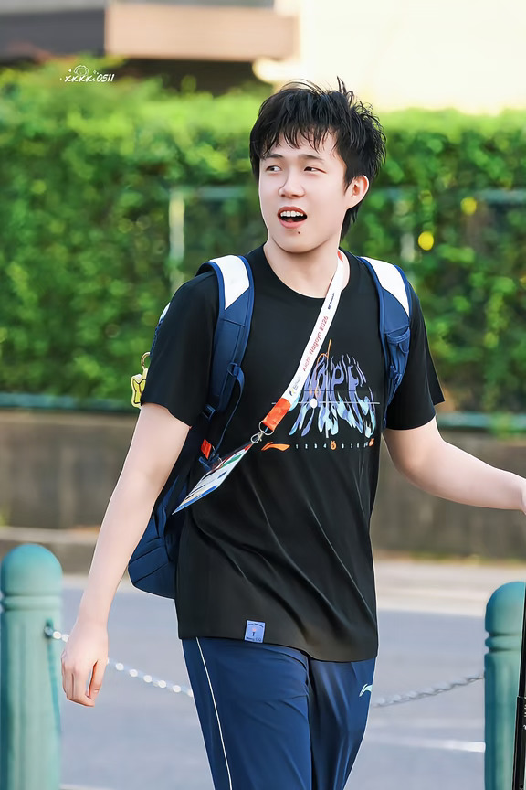 站子拍到下训的楚钦啦