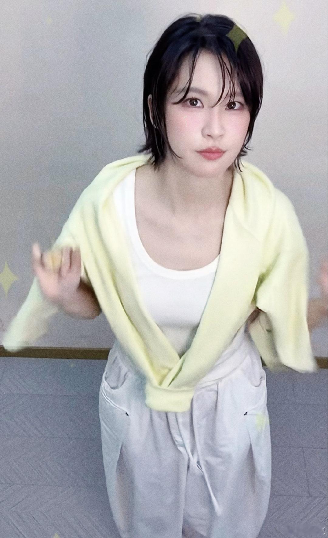 #曾沛慈[超话]#  [抱一抱]#曾沛慈到底来不来# 

 姐姐快到我心里来，哈哈哈哈哈，想你想你非常想你！

​