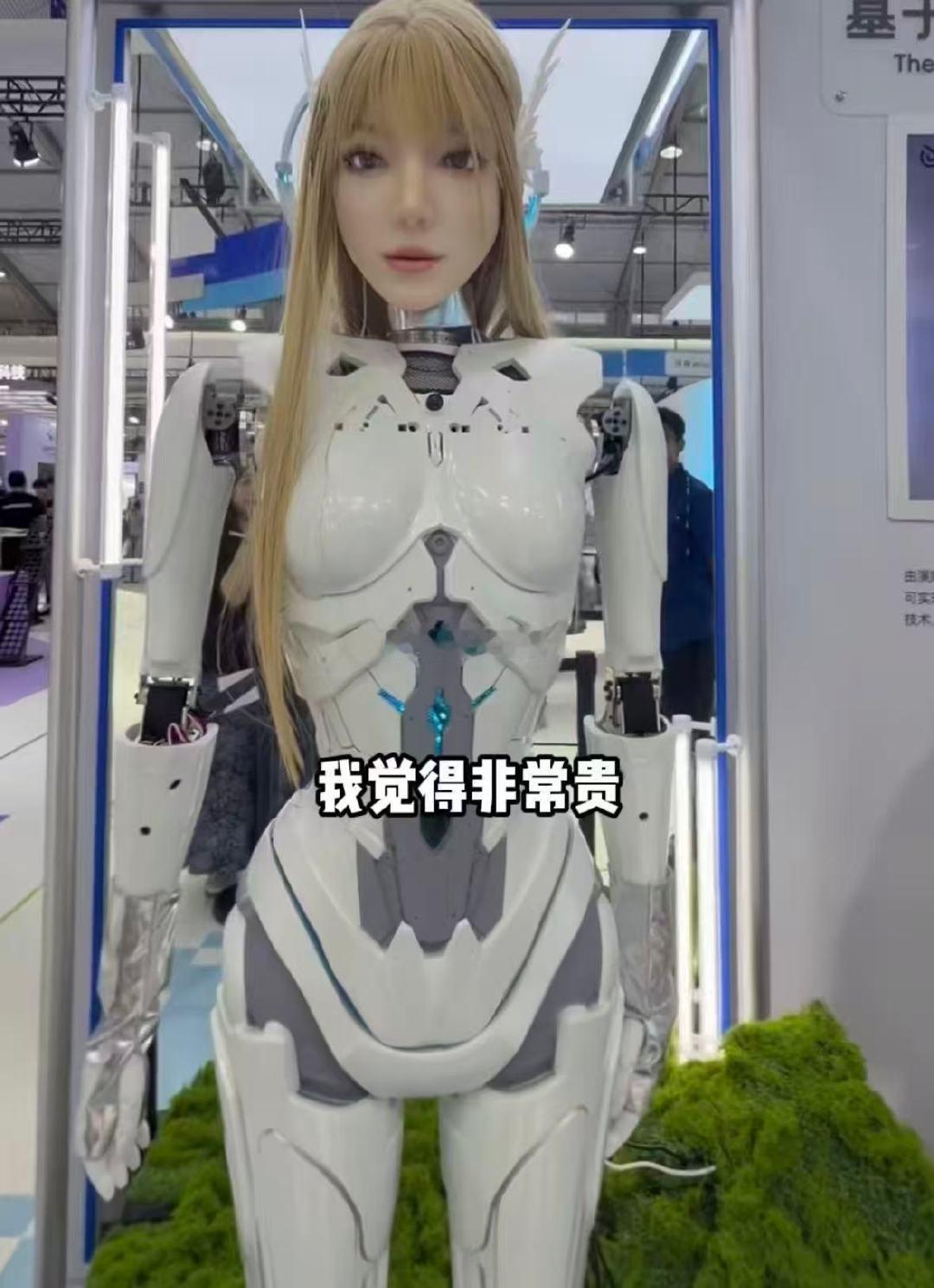 #机器人听完iPhoneDuo价格当场破防了#把各项开销算得明明白白，听到最终售价，机器人当场心态崩塌。 ​