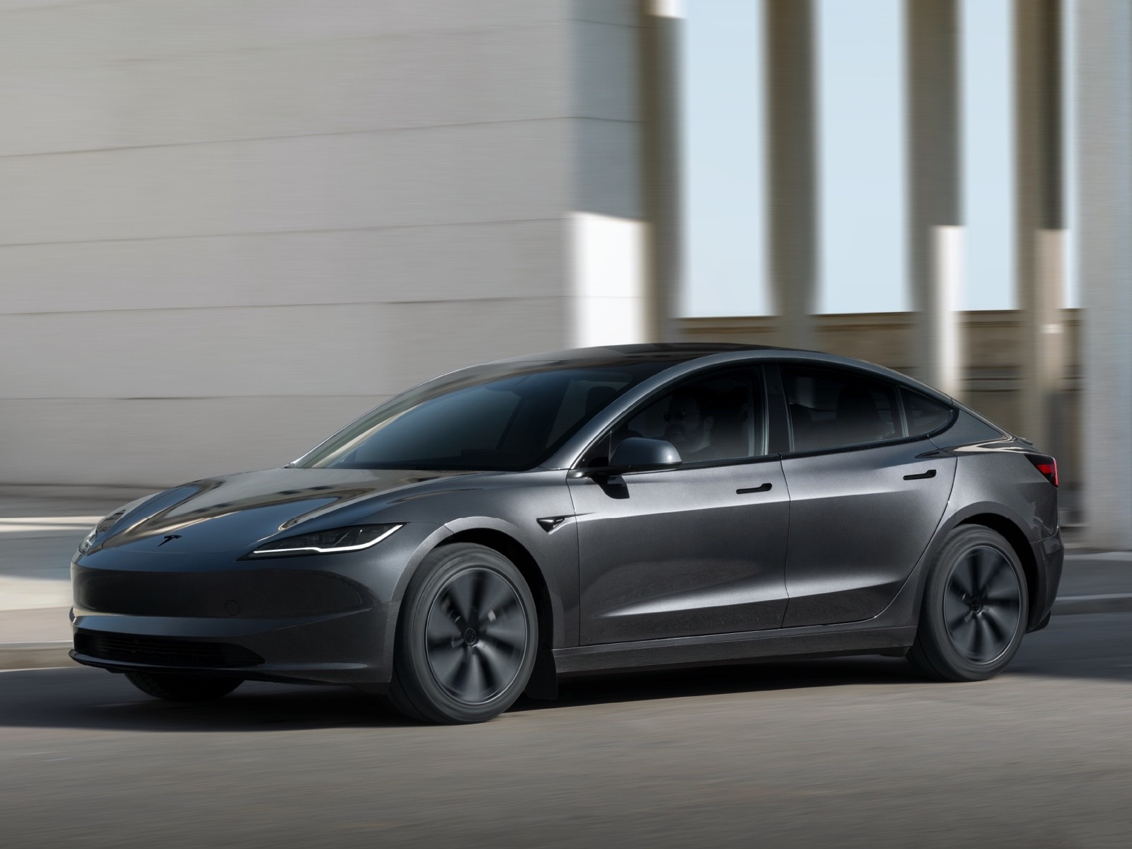 老款降价后，新特斯拉Model 3上市，售价不变，屏幕更大，快乐更多