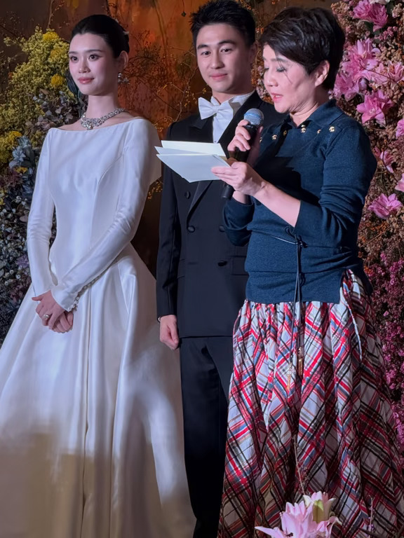 奚梦瑶何猷君结婚之喜鸡尾酒会
