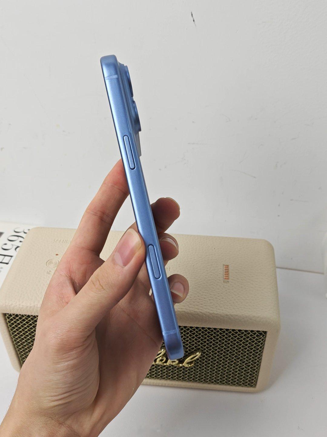 信不信，今年iPhone18Pro这个天蓝色会卖断货？[doge]像当年13Pro远峰蓝那样火出圈🔥#苹果发布会##iPhone18Pro# ​