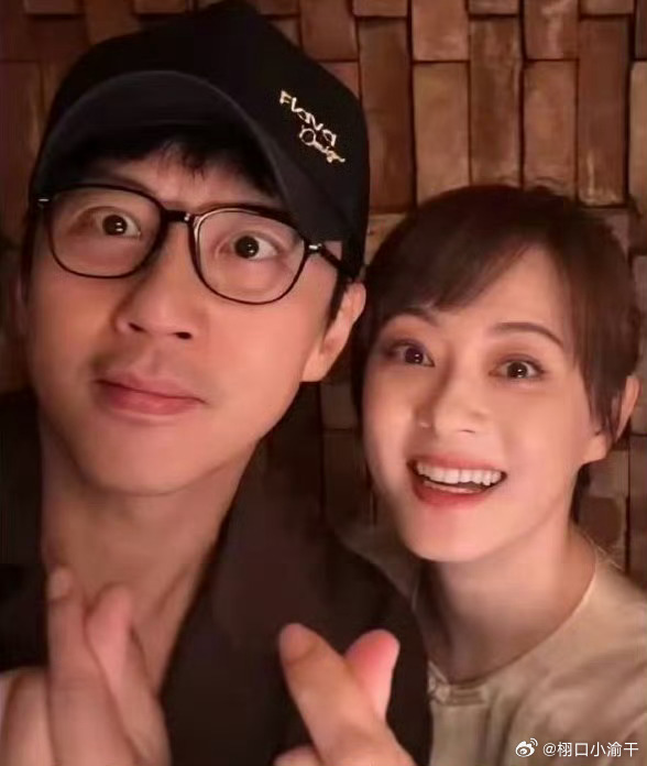 #邓超提前上线卡点为孙俪庆生#

别人卡点准点发，邓超提前蹲守上线，就为掐好时间给孙俪送上生日祝福。
看似简单的一条动态，藏着长久相处里的小心思。这么多年，这份仪式感一直都在，不刻意张扬，却总能让人感受到藏在烟火日常里的浪漫。
从因戏相识到携手多年，见过热闹也归于平淡，依旧愿意记得特殊 ​