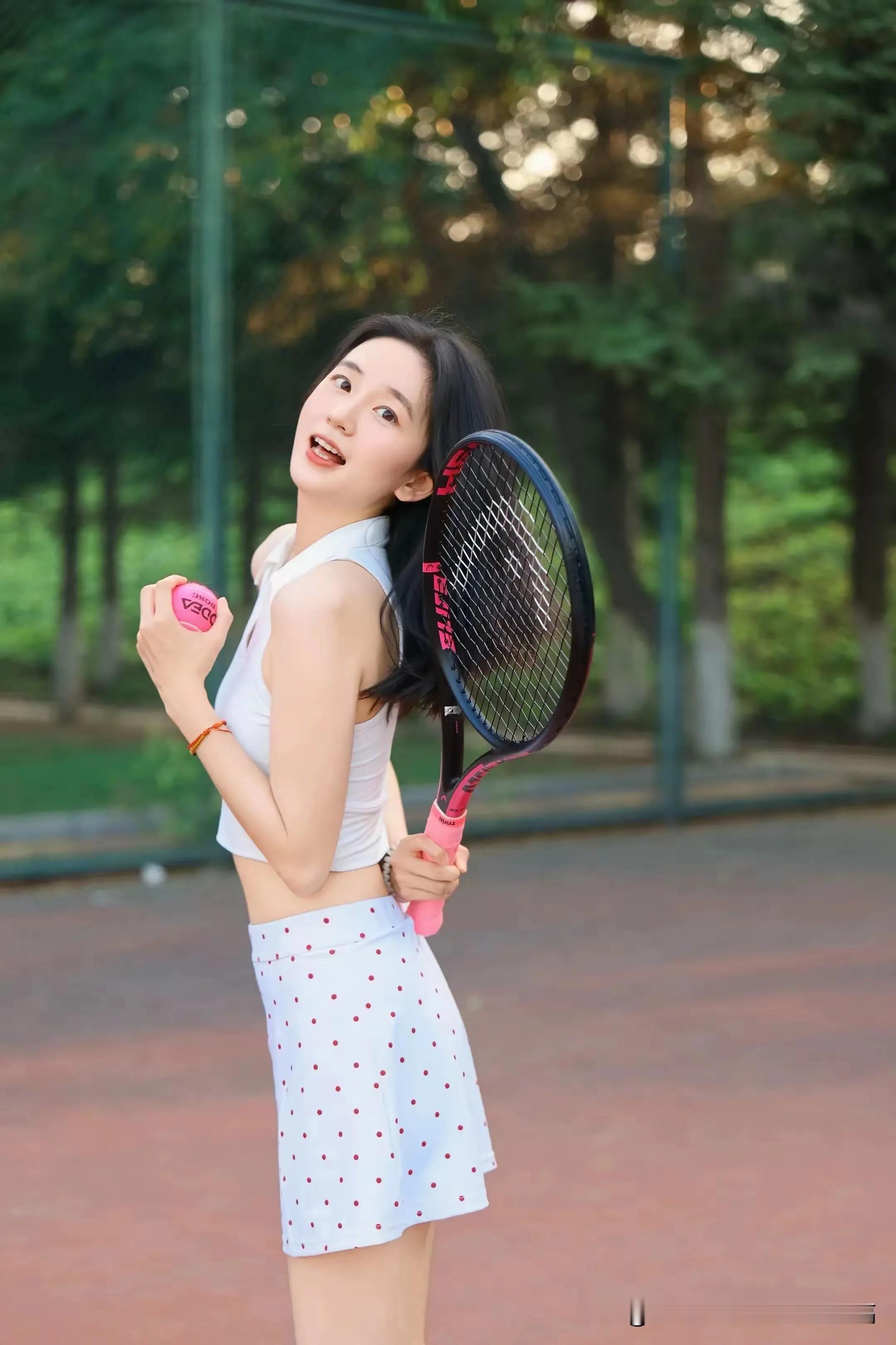 运动的美女最美丽。