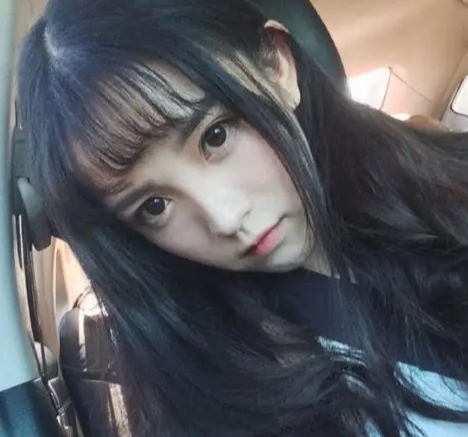 田曦薇青涩的少女时代 ​
