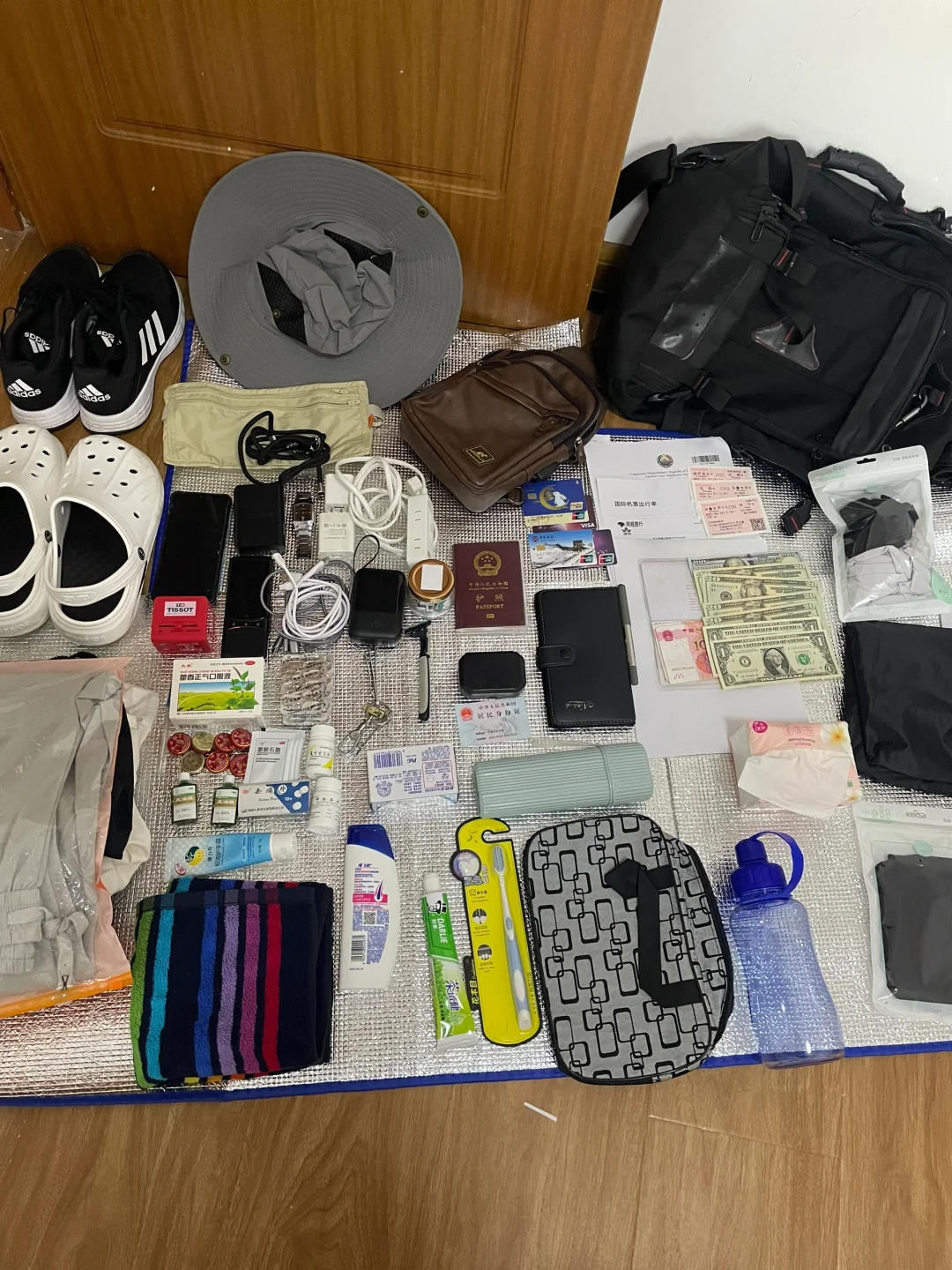 出国旅行物品整理清单，看看都需要带什么