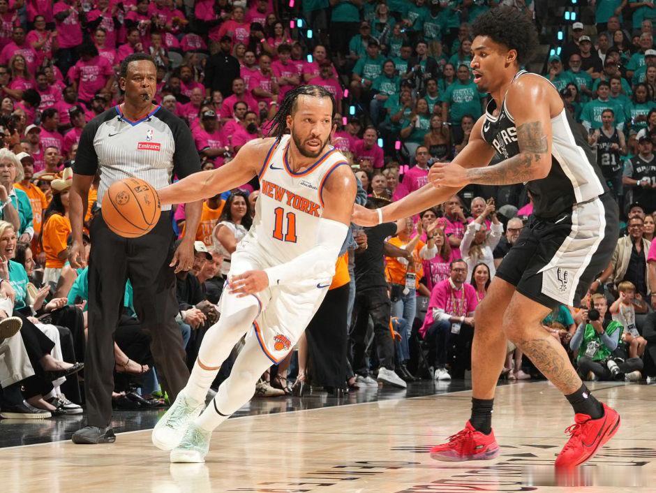 NBA总决赛 尼克斯1比0马刺总决赛G1大战落下帷幕，尼克斯客场105...