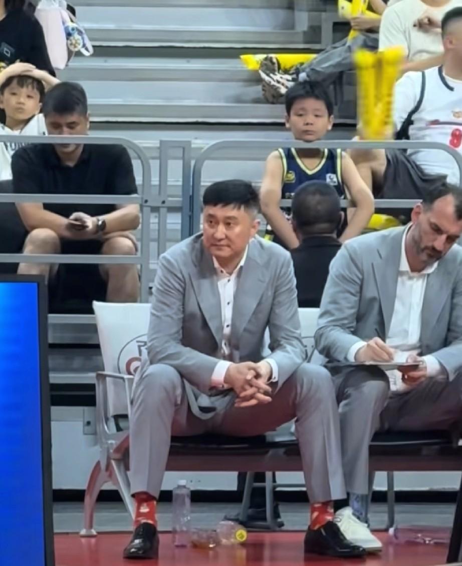 广东男篮虽然整体实力占优，但想要稳稳拿下广州队，还得解决几个关键问题...
