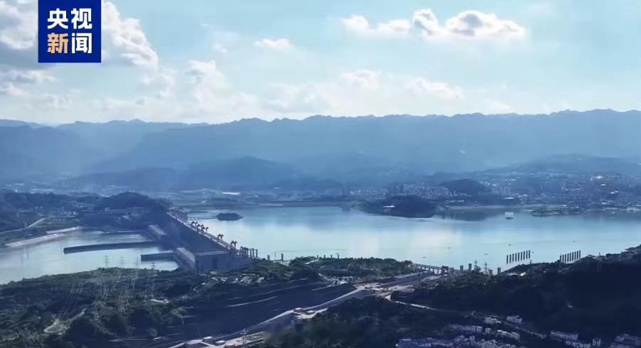 #涨涨涨涨涨点知识# 【国家水网到底是张什么网？有多强？】水网、新型电网、算力网、新一代通信网、城市地下管网、物流网——这“六张网”，是“十五五”时期我国现代化基础设施体系建设的核心内容。

今年前8个月，全国完成水利建设投资6903亿元，其中引入民间资本134.3亿元，同比增长80.1%。民间资本 ​