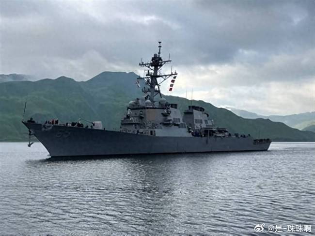 美国海军“本福德”号驱逐舰（DDG-65）7月24日在南海突发发电机故障，全舰断电瘫痪长达4天，最终靠商业拖船拖到菲律宾才脱困，至今仍未能随航母编队前往中东，事故原因还在调查中。 一、事件经过：从瘫痪