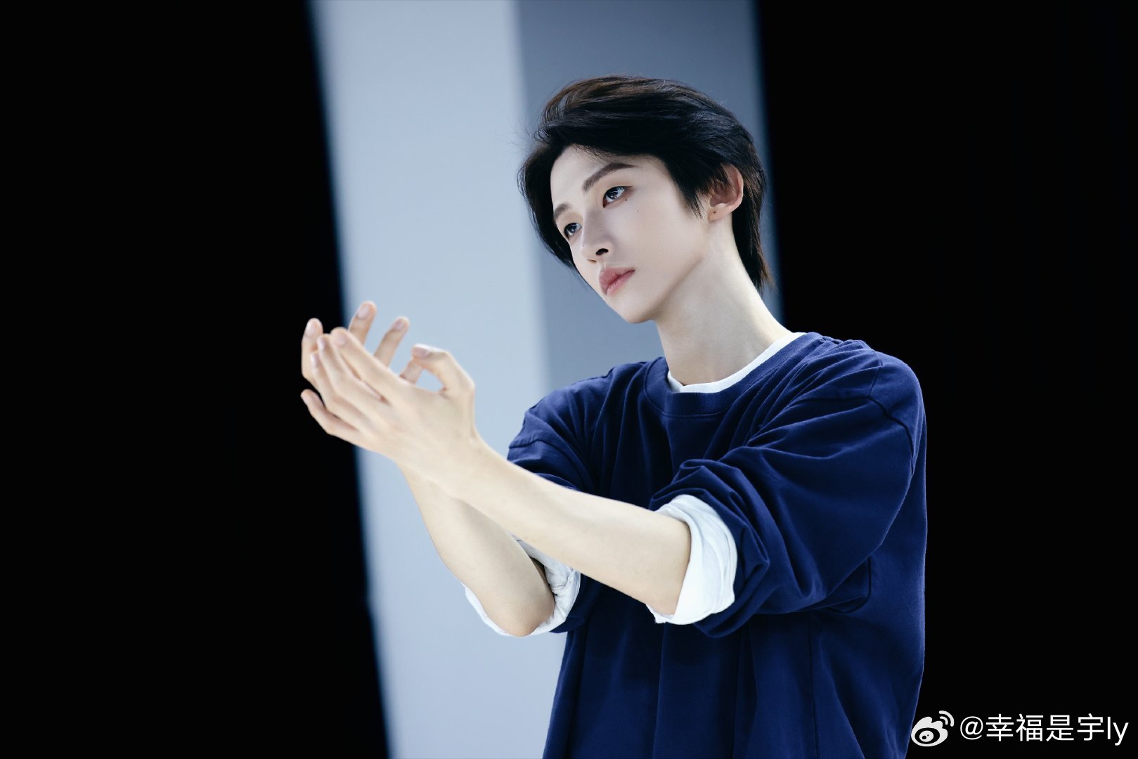 #刘宇2026宇宙诗人巡演# ly#刘宇杭州演唱会# 宝宝我们很快就见面啦！[期待]

刘宇​