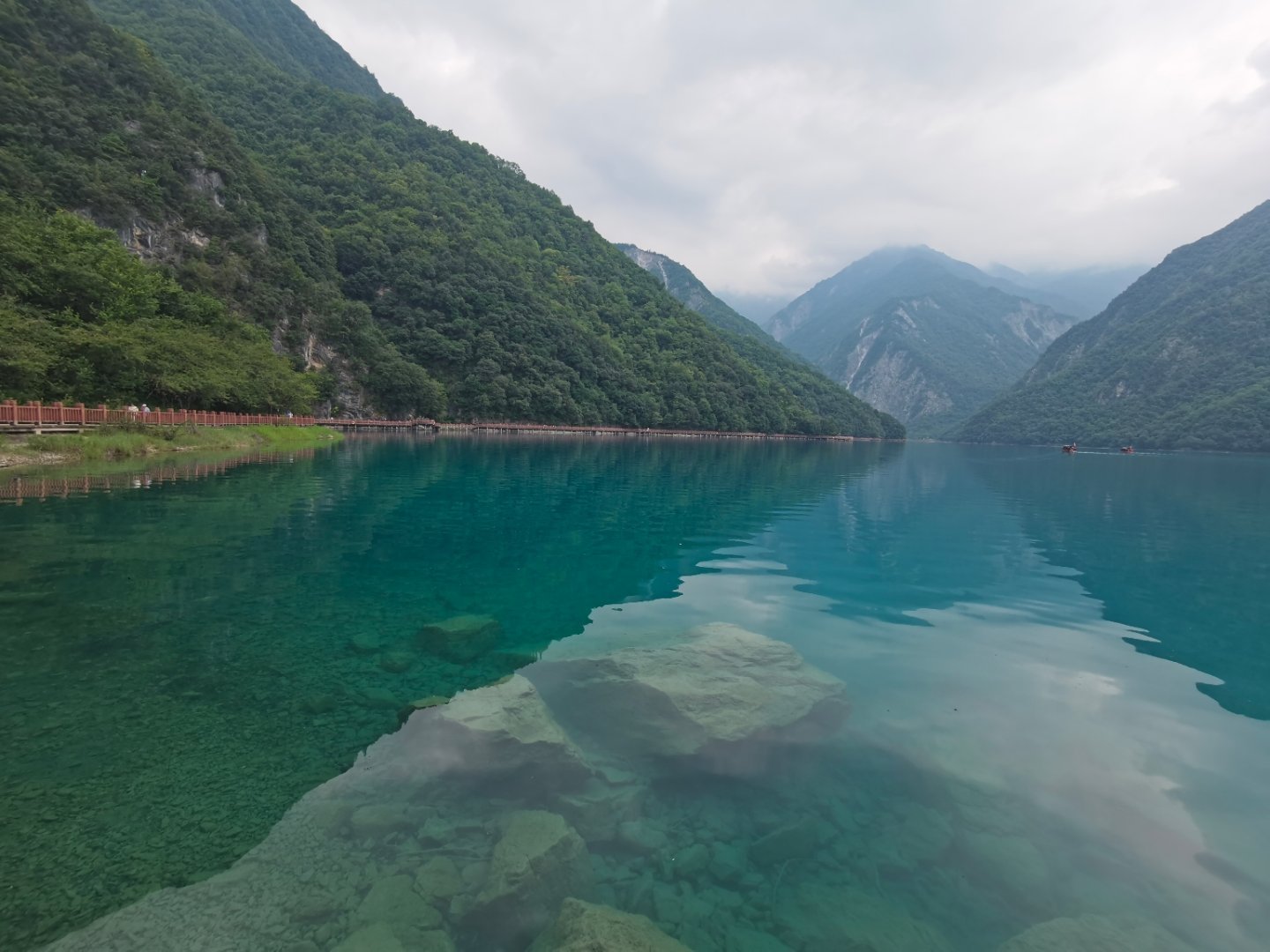 文县天池，远古大地震形成的高山堰塞湖，水深且清，群峰环绕，夏季最美。  ​​​