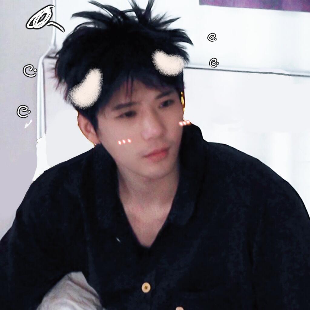 刚起床的懵懵小狗🤲  ​​​