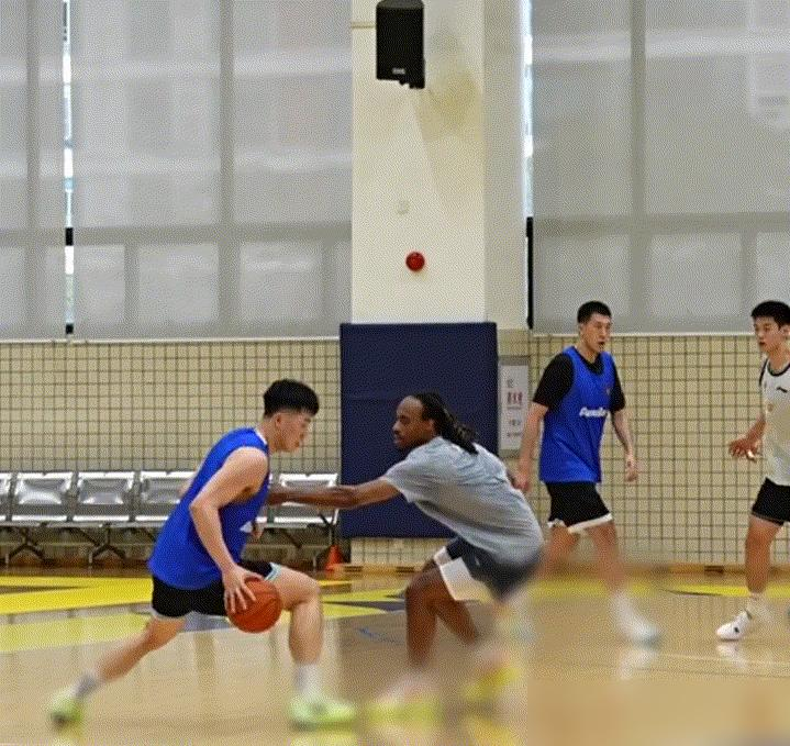 脸都不要了？德比前广东队爆出惊人数据，三分命中率仅25%，全队竟无一人...