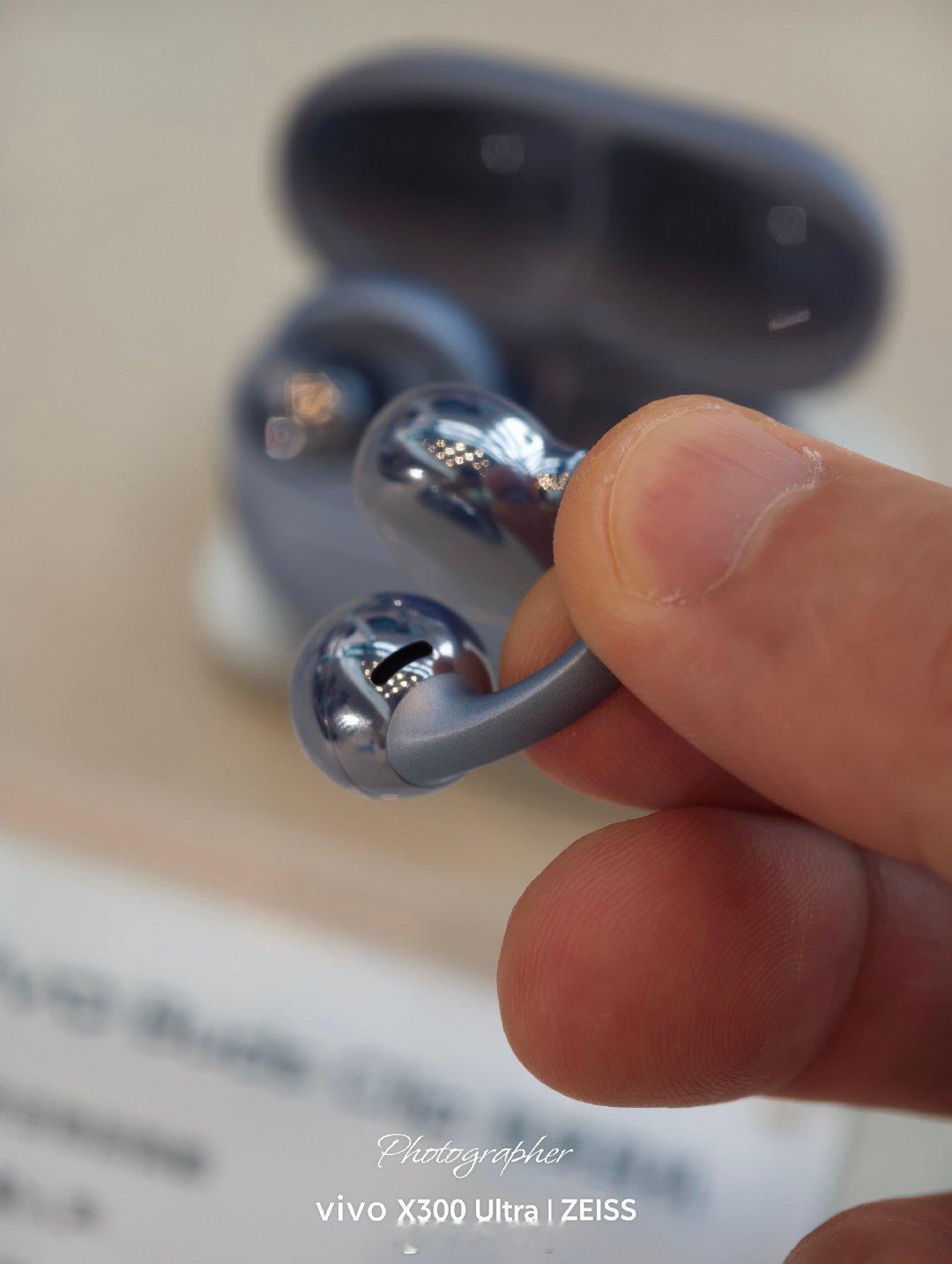 #vivo x500系列#vivo Buds Clip 耳夹耳机，很漂亮的耳饰哈！ ​