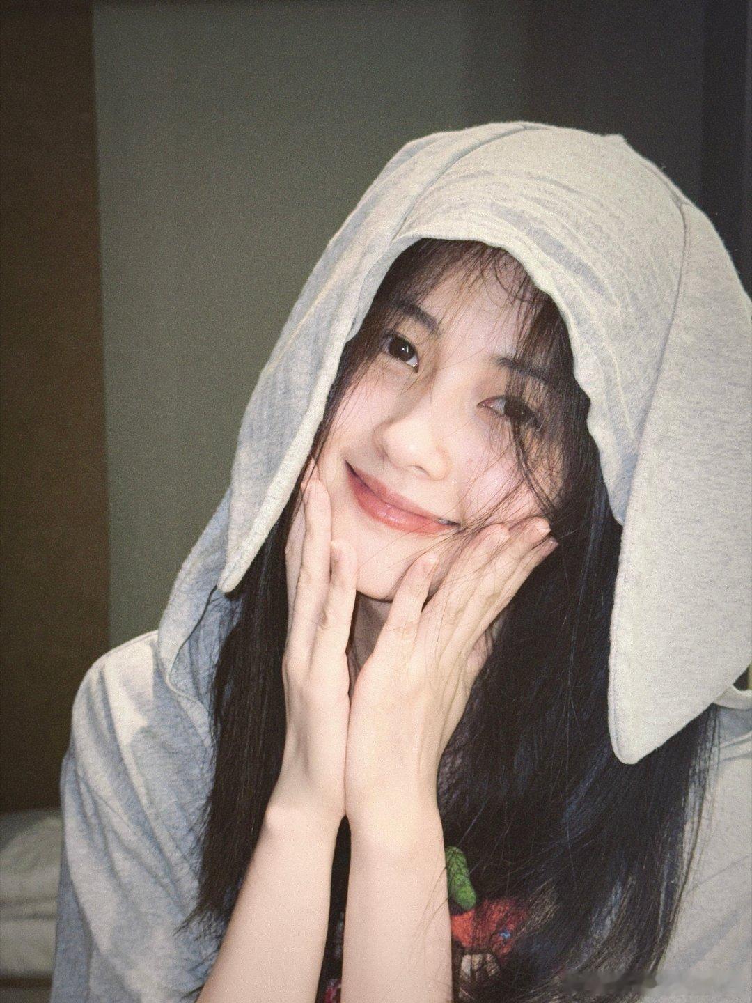 #白鹿[超话]# 
萌哇哇哇哇 ​