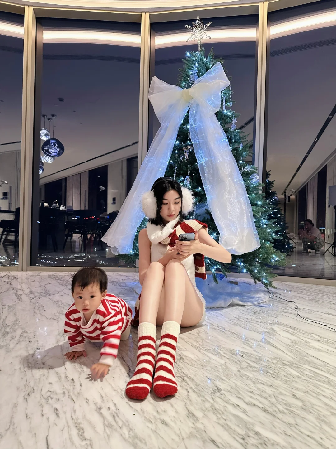一位圣诞节尝试出片的绝望母亲🤶