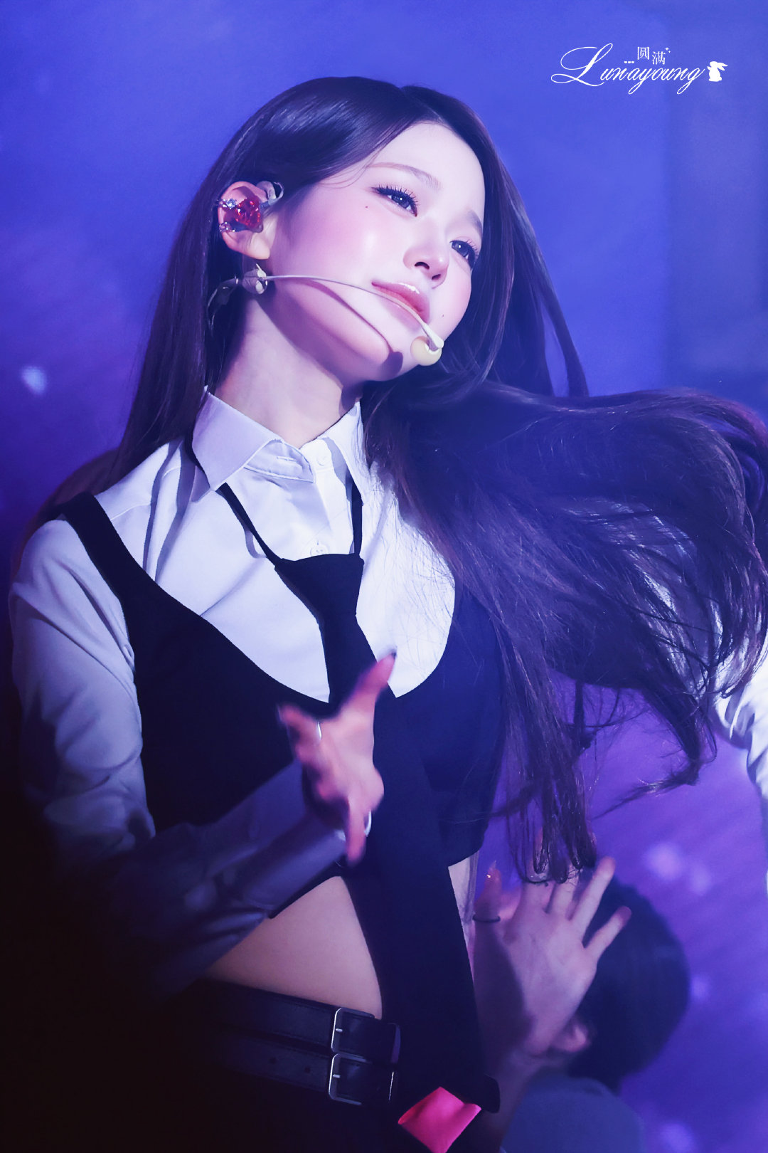 #张元英[超话]#  261019  我老公来了🥵 ​