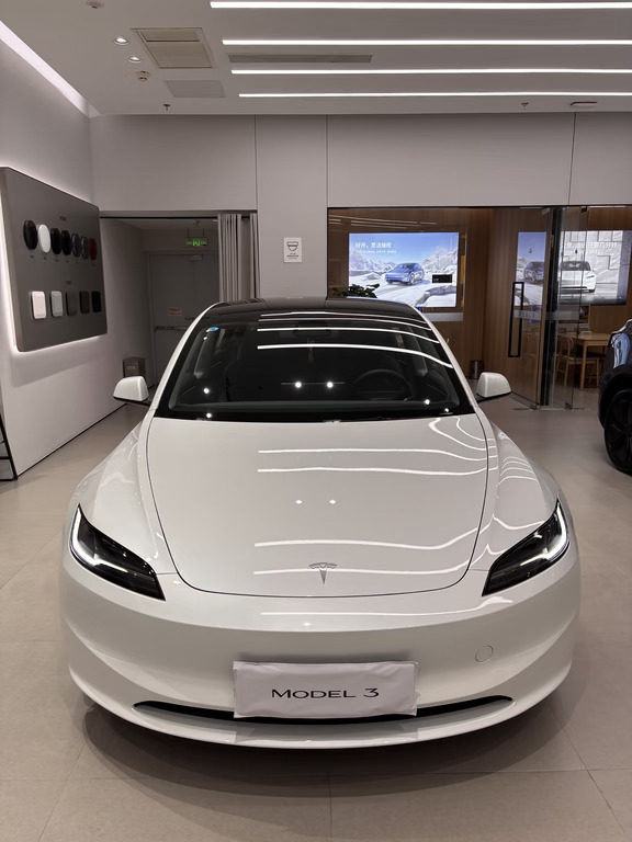 国庆出行开什么？19.47w起的Model 3闭眼冲