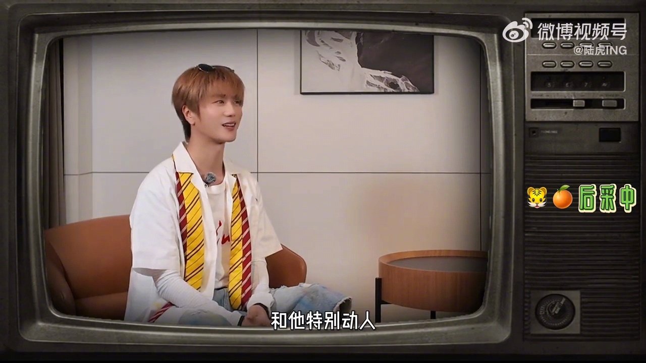 #陆虎揭秘没退路创作#原来《没退路》藏着这么多温暖的细节，陆虎在潮汕采风捕捉人间百态，倾听普通人的故事落笔成歌[好喜欢] ​