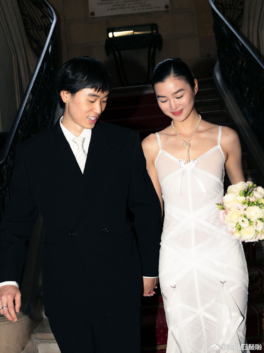 #林子濠回应和陈瑜结婚#偶像的儿子都结婚了，哈哈，这么说暴露年纪了，帅哥配美女，真好 ​