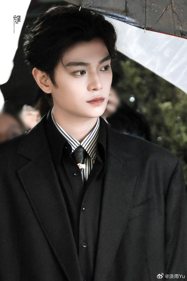 #丁禹兮爱在无尽夏 ﻿# 💚#丁禹兮沈言# 

云雾缭绕，风摊开雪，将书翻到末页，仅有你的名字。



丁禹兮司宫令｜丁禹兮赵皑｜赵皑｜丁禹兮南部档案｜丁禹兮张海虾｜张海虾｜丁禹兮张海侠｜张海侠｜丁禹兮天才游戏｜丁禹兮陈伦｜陈伦｜丁禹兮花开锦绣｜丁禹兮赵凌｜赵凌 ​