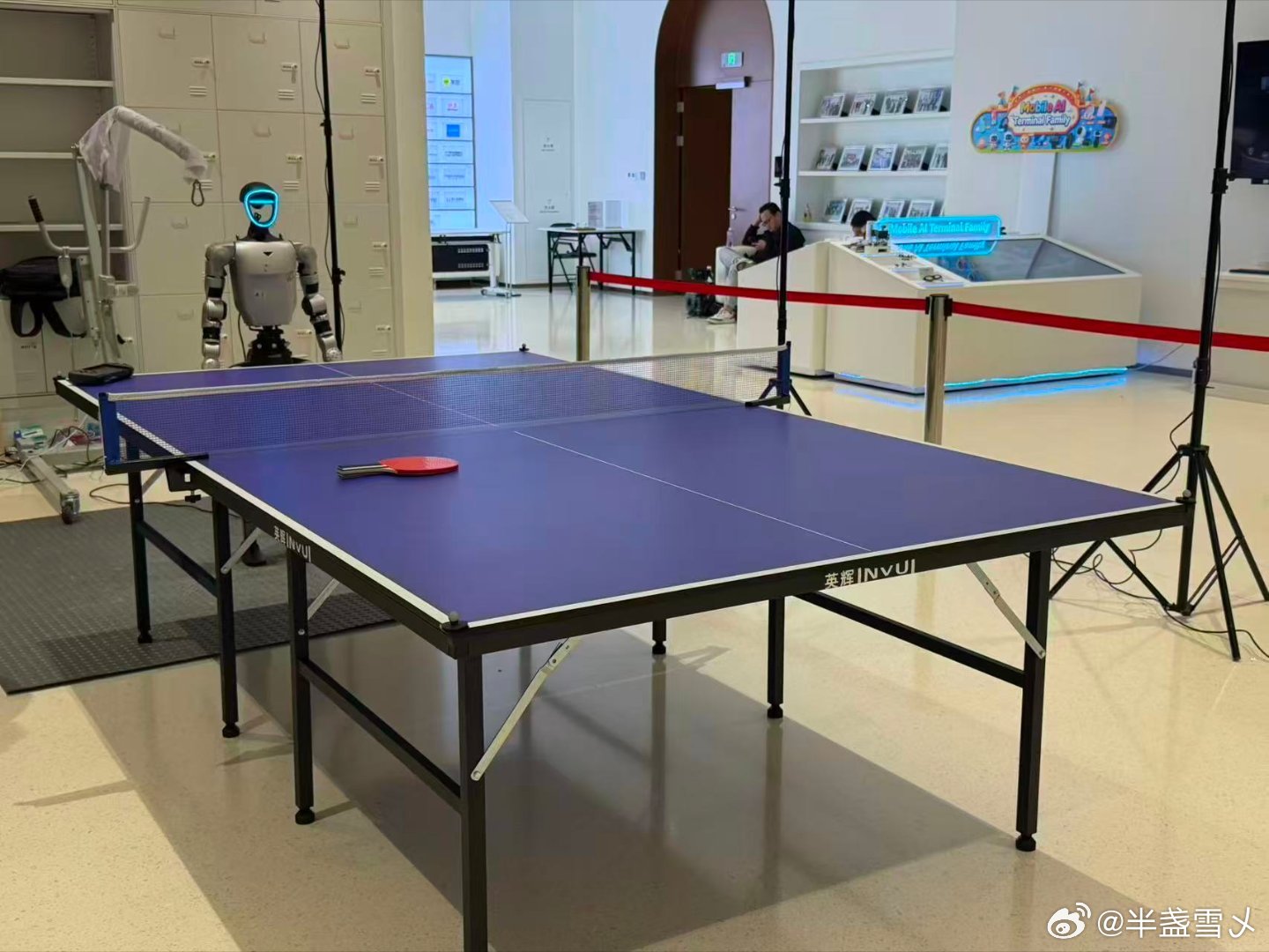 #对AI创新有了新的认知##华为无线# 一边是U6GHz VitaAAU的超强性能，一边是UBBPi Series的泛在能力，组合起来看点真的超多 #创新##新一代通信网##U6GHz# ​