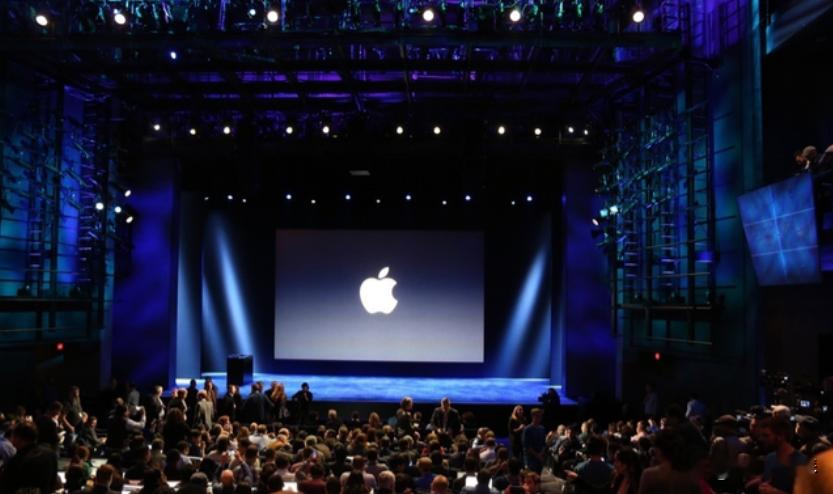 iPhone 18中国9999元，比美国贵两千，到底亏不亏。
最近网上都在说苹果18的价格，中国卖九千九百九十九，美国才八千多，差了两千块。我手里还用的苹果12，本来想换新机，一看这价心里有点不是滋味。以前觉得苹果贵有贵的道理，现在国产机也做得不错，心里就开始打鼓了。
有人说是因为税，中国有13%的