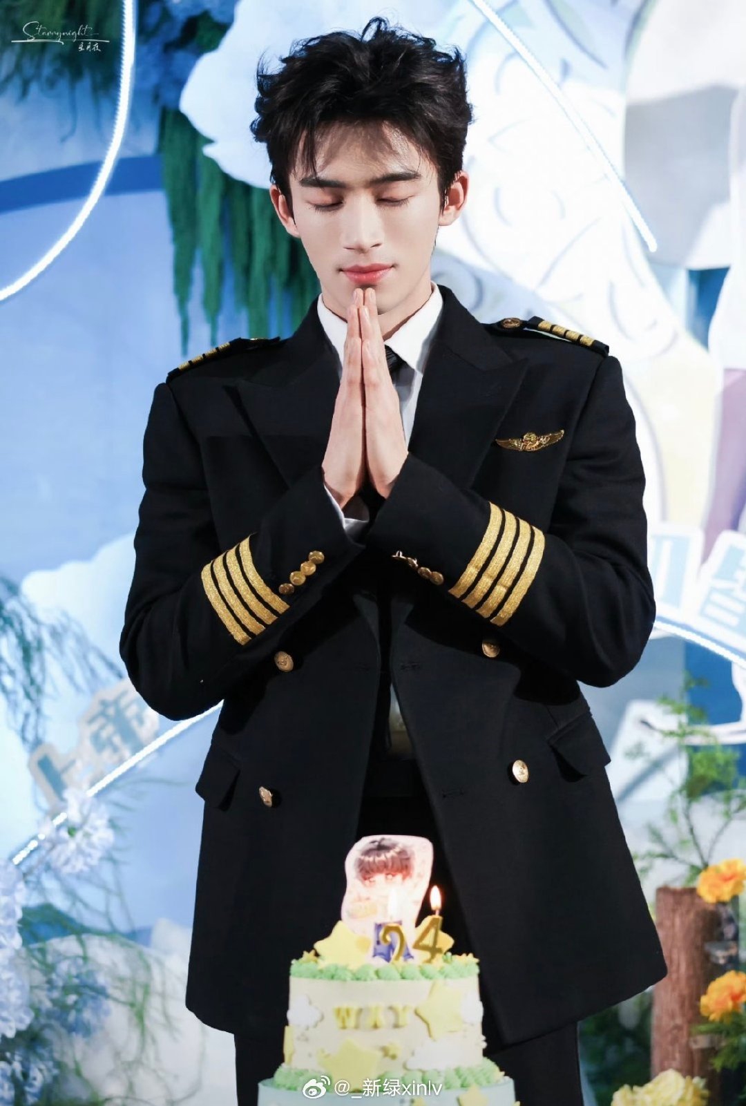 #王星越[超话]#  涛我10月20号过生日嘞 许个什么愿望好呢？ 嘻嘻希望今年能被翻牌！（借用一下你的许愿照片）哈哈哈哈 ​